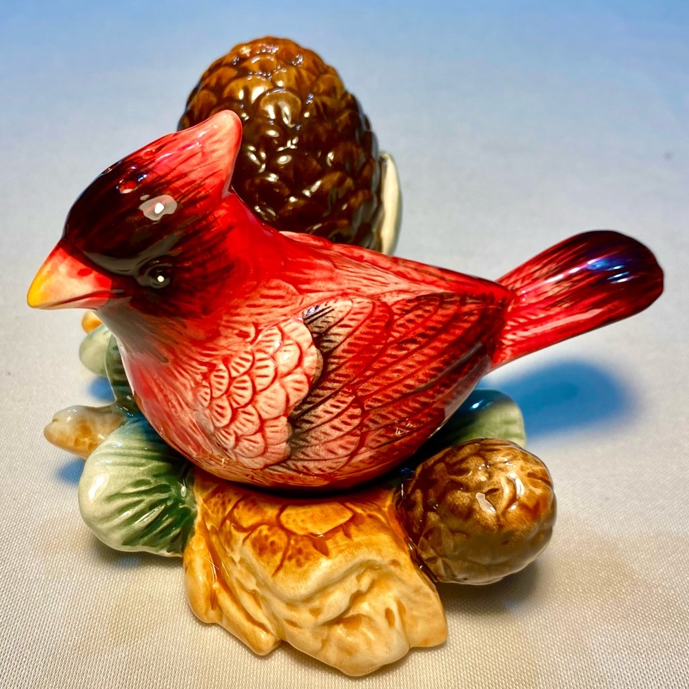 Ceramic Cardinal Bird and Acorn Salt and Pepper Shakers Set with base CR